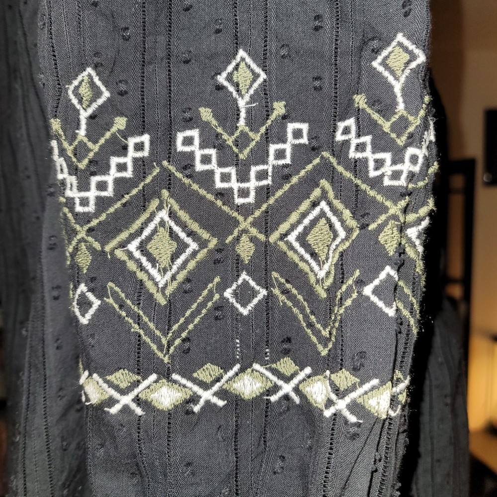 CUPIO Womens M Black Bohemian Aesthetic Lace-Style Top w/ Embroidered Sleeve